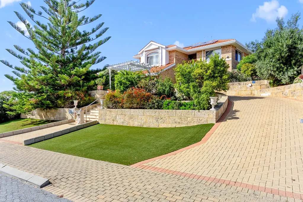 Coogee 4房  Coastal Living with Space to Grow & Views to Unwind