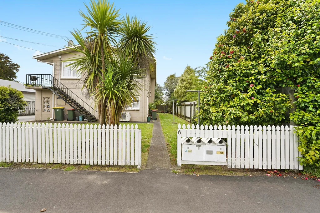 Hamilton East 8房  Owners keen to move it on