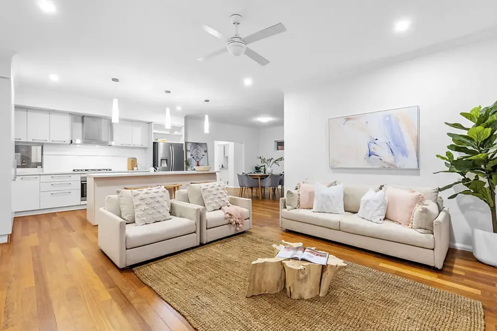 SPECTACULAR HOME IN FABULOUS LOCATION