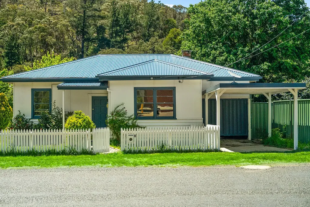 8 Foxlow Street, Captains Flat, NSW 2623
