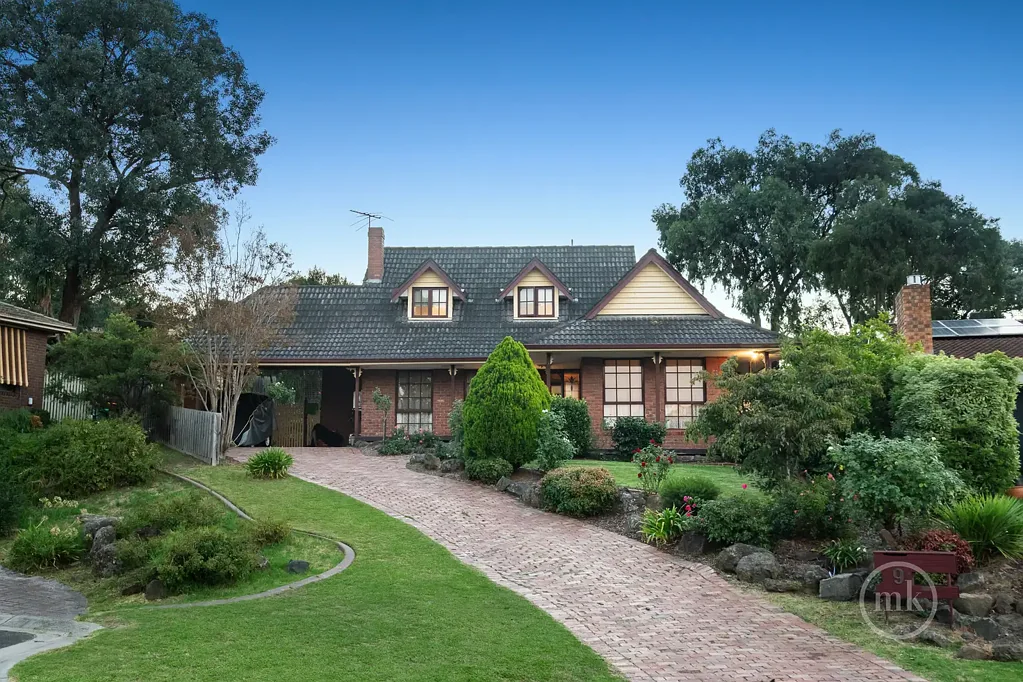 9 Moorina Court, St Helena, VIC 3088