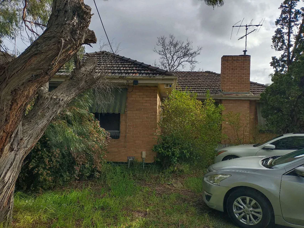 Burwood 5ਬੈੱਡਰੂਮ Perfect location in Burwood