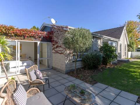 Merivale 3房  Prime Townhouse Living!
