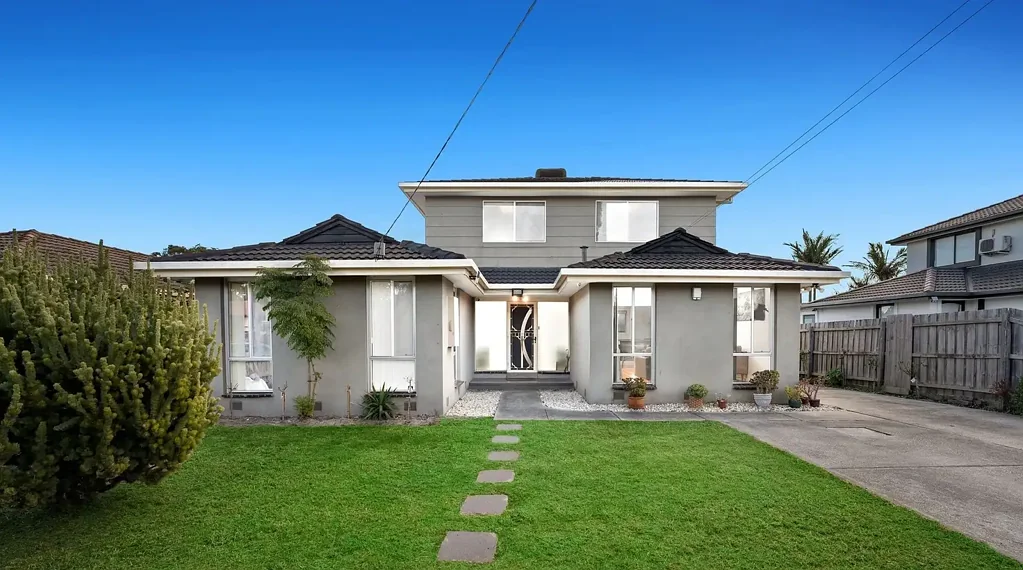Spacious Double-Storey Family Home in Hampton Park