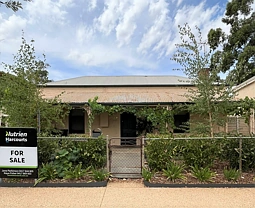 62 Torrens road, Riverton