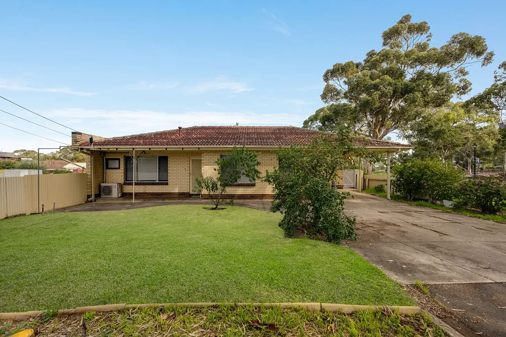 Modbury 3房  Rare 830sqm, Park Adjacent Allotment with Development Potential (STCC)