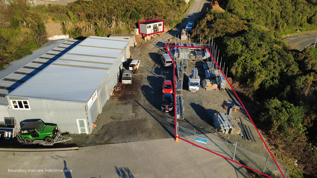 Grenada North  Compact, secure yard with connected portacom