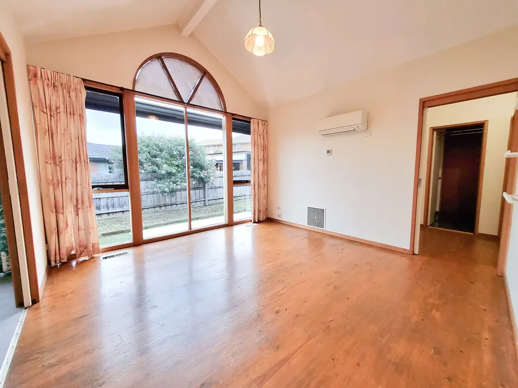 Spacious Sun filled 3 bedroom unit