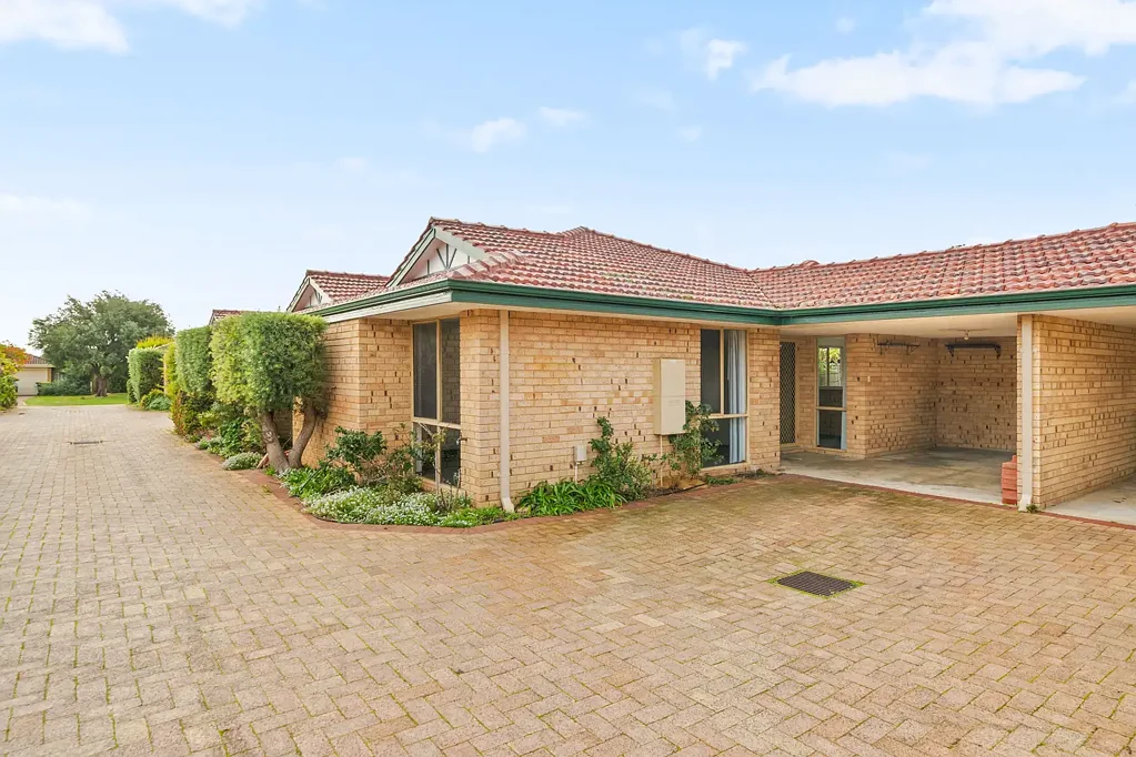 Comfortable & Low-Maintenance Living in Meadow Springs