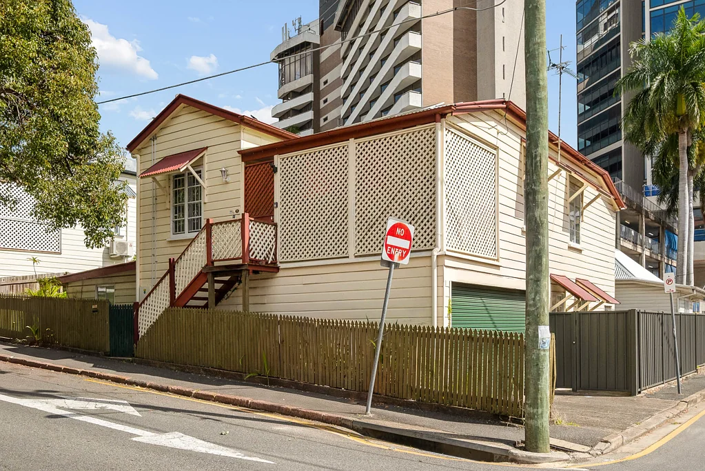 Spring Hill 3 Bedroom Classic Worker's Cottage with Endless Potential - Deceased Estate