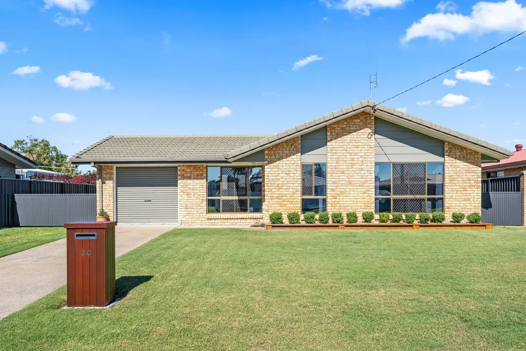 Urangan 3房  RENOVATED, RELAXED & READY TO ENJOY!!!