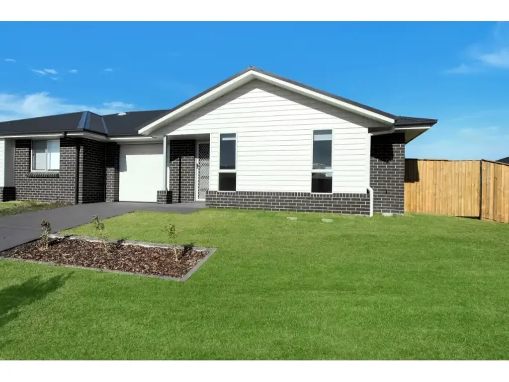 NEW MODERN 3 BEDROOM DUPLEX