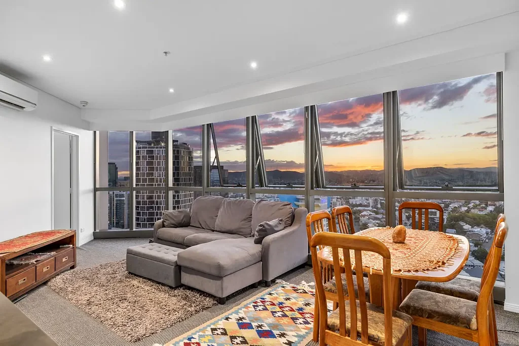 Brisbane City 2 Bedroom A Riverside Address with a Sky-High Perspective