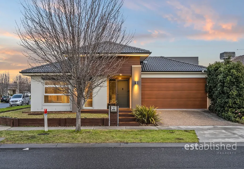 16 Leadbeater Street, Point Cook, VIC 3030