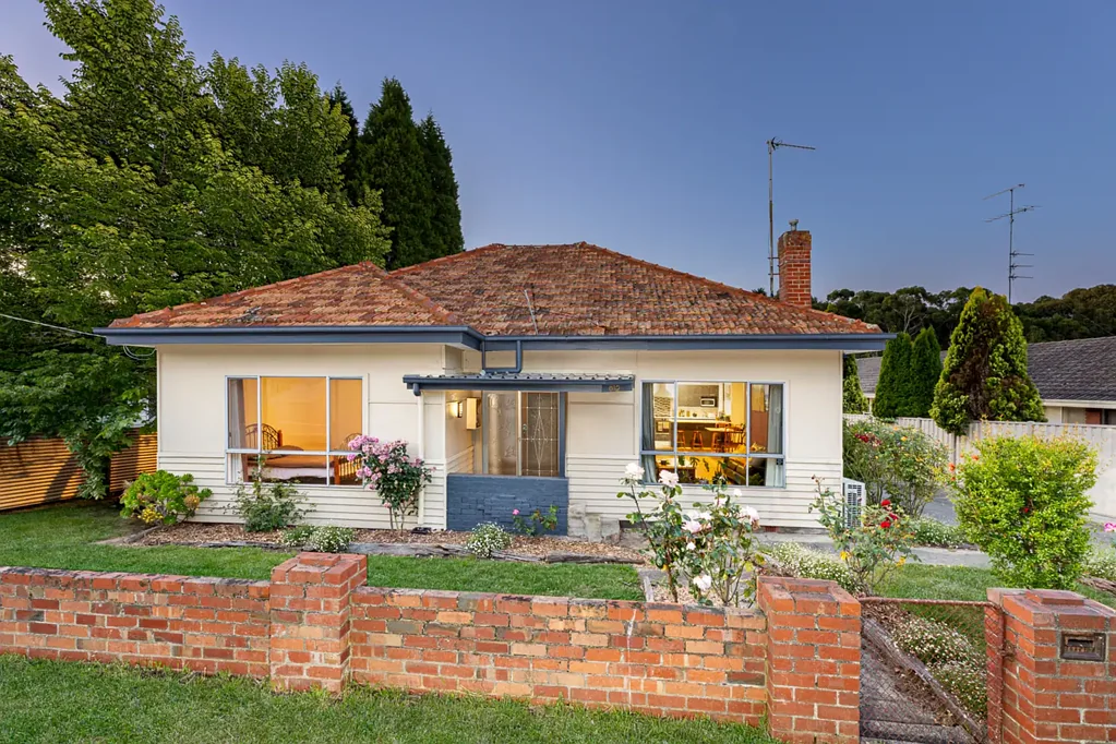 Mount Pleasant 3 Bedroom Charming Period Home on Expansive 1,161m² Allotment in Mount Pleasant