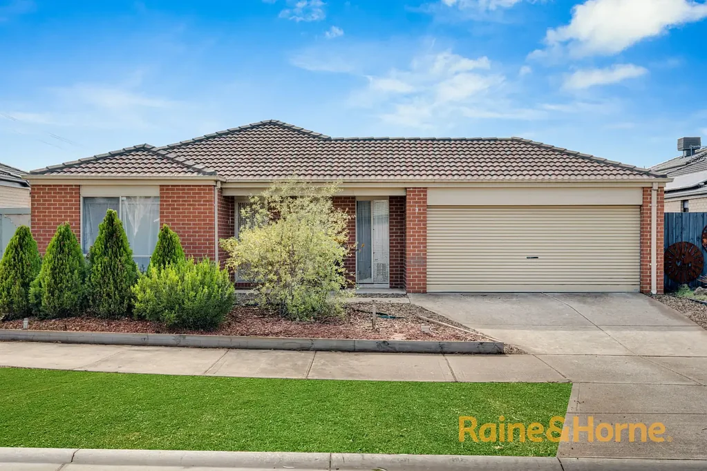 Walking Distance to Opalia Plaza.