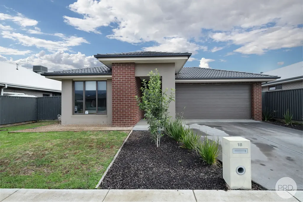 FOUR BEDROOM HOME CLOSE TO PARKS, SCHOOLS AND COLTMAN PLAZA!