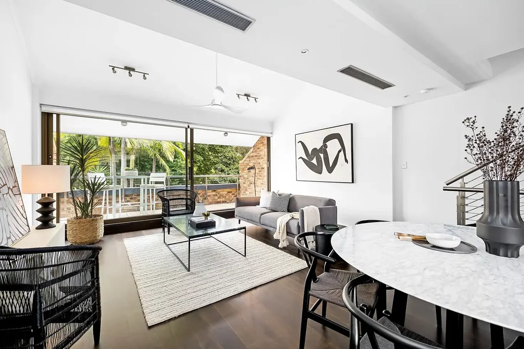 Modern Tri-Level Townhouse