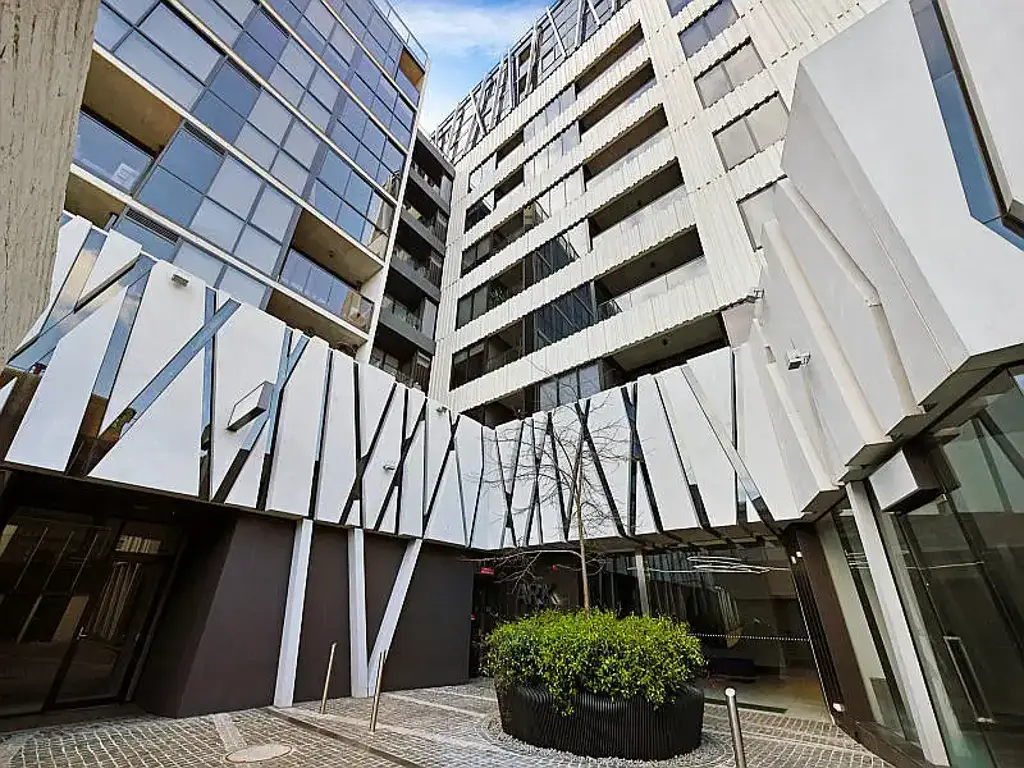 Richmond 1 Bedroom Luxury Living in the Heart of Richmond!
