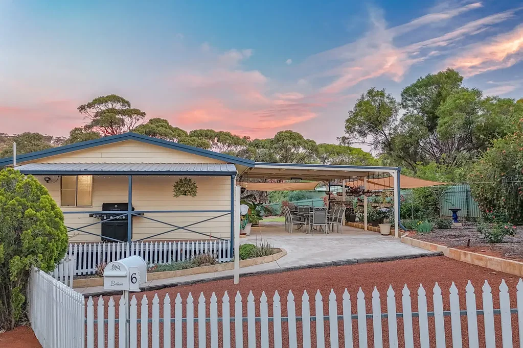 Toodyay 2Kwarto A Little Home, A Lot of Possibilities!

Who says you need a big house to have it all?