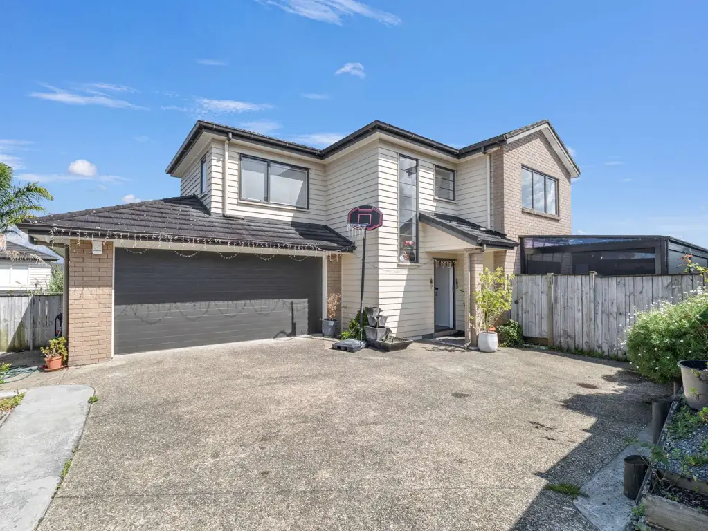 Flat Bush 5Moenga Owners says sell! urgent sale required