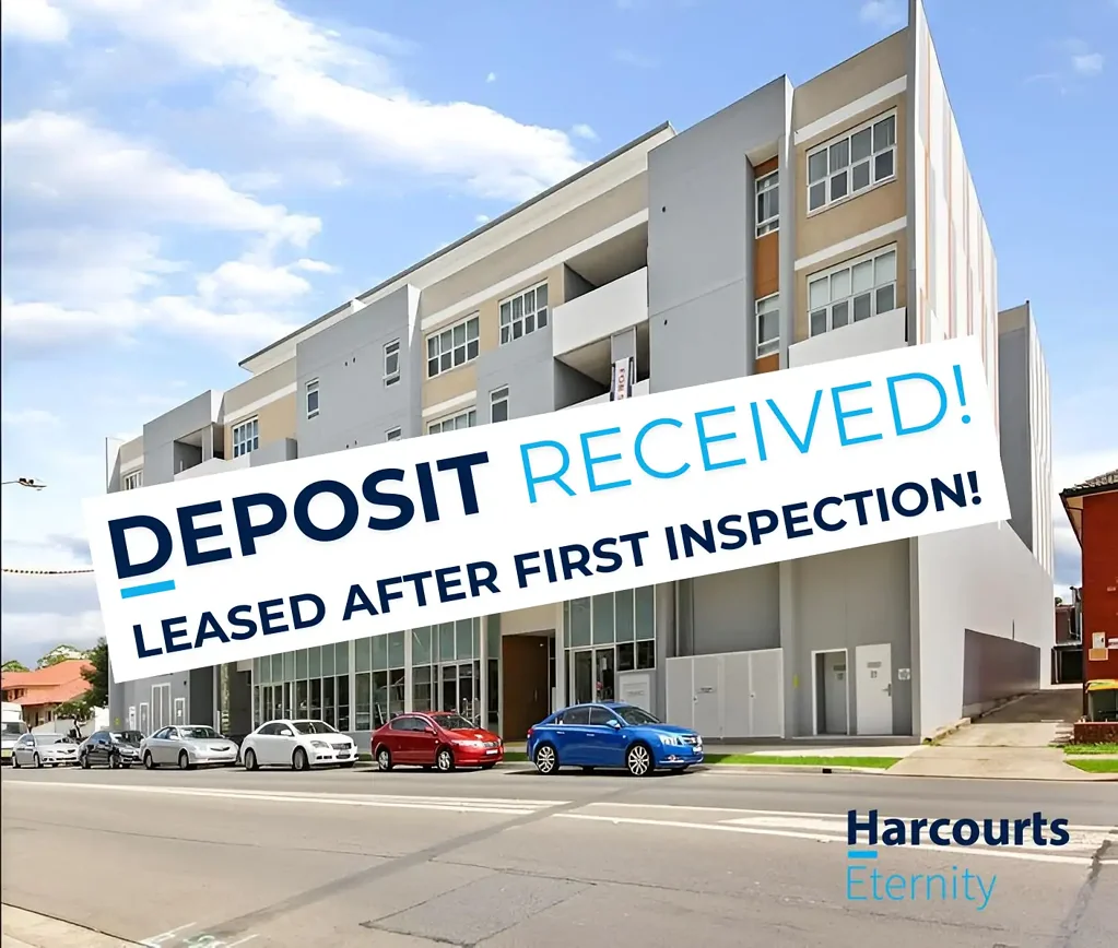 2-Bedrooms Unit, Within Stroll to Toongabbie Station!