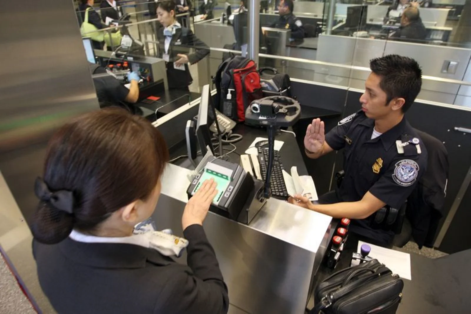 美法院:若无犯罪嫌疑,边检不能搜查旅客手机电脑