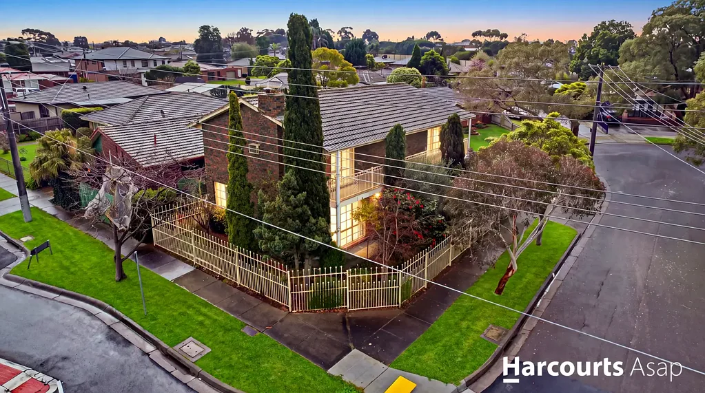Dandenong North 4房 宁静街尾的宽敞家庭生活 Spacious Family Living in a Quiet Court Location