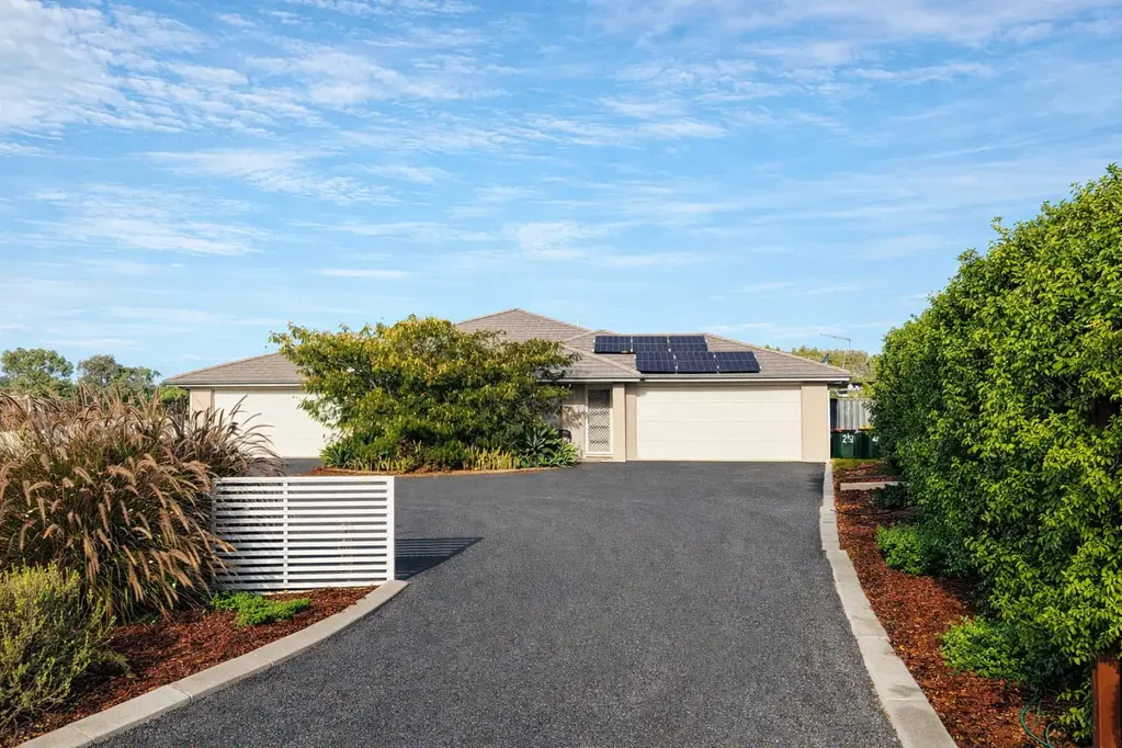 Gunnedah 3બેડરૂમ Modern Family Living with Solar Efficiency – Minutes from Gunnedah CBD