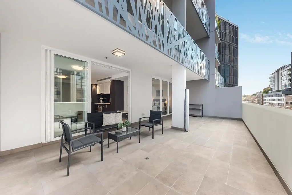 North Sydney 1Phòng ngủ Vast 97sqm with massive outdoor in low rise block with world class facilities