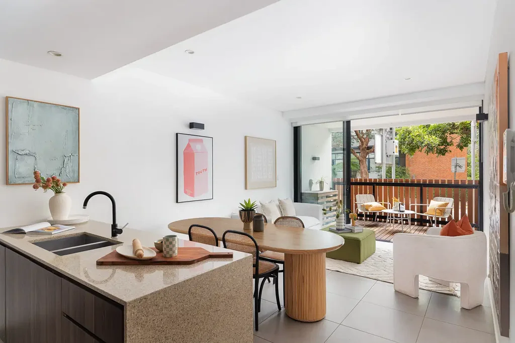 Camperdown 1બેડરૂમ Courtyard home with direct street access