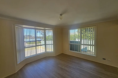 28 Lydon Crescent, West Nowra, NSW 2541, 3 રૂમ, 2 બાથરૂમ, House