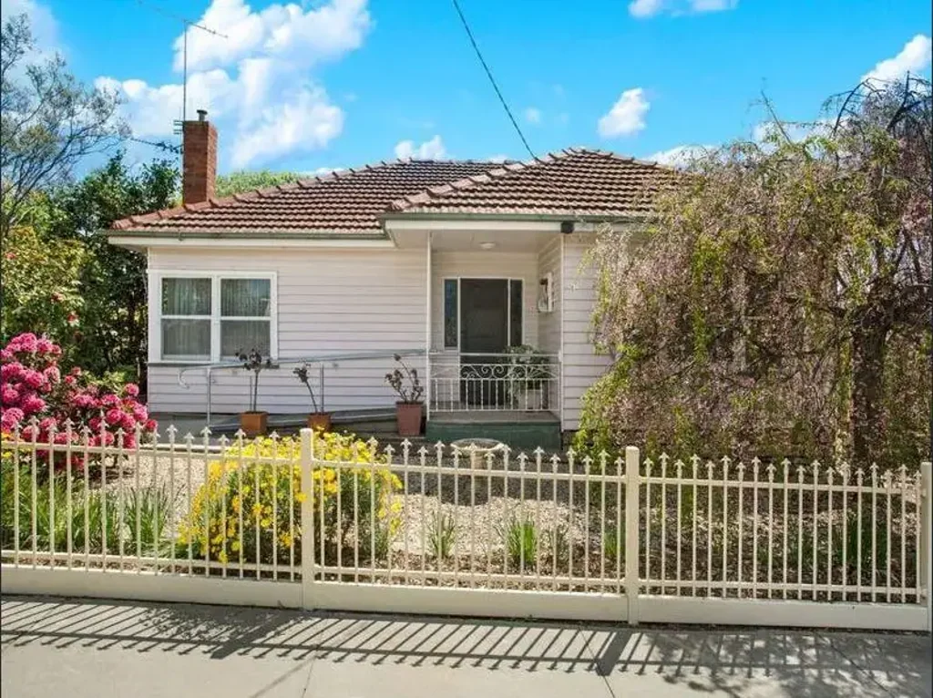 Comfortable Living in Convenient California Gully