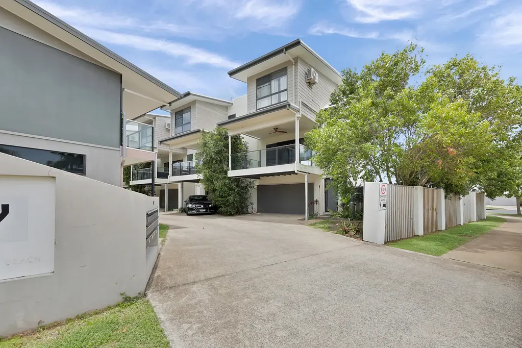 1/3 Coolum Court, Blacks Beach, QLD 4740