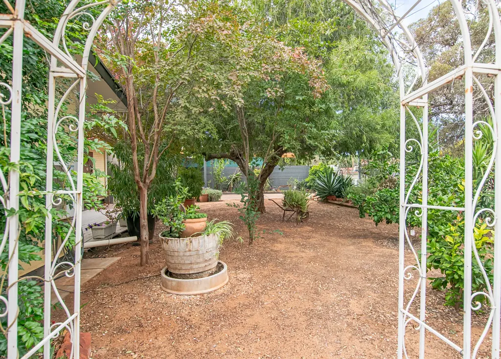 Braitling 4 Bedroom Magic on McKinlay with Dual Living
