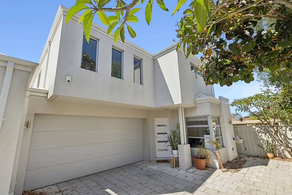 61D Hillsborough Drive, Nollamara, WA 6061