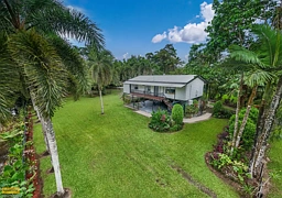 11 Walnut Street, Goondi Hill