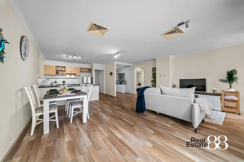 East Perth 3房  DON'T MISS OUT! Last Chance To Secure This Spacious Penthouse
