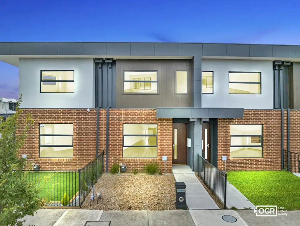 Premier & Prestigious location!!