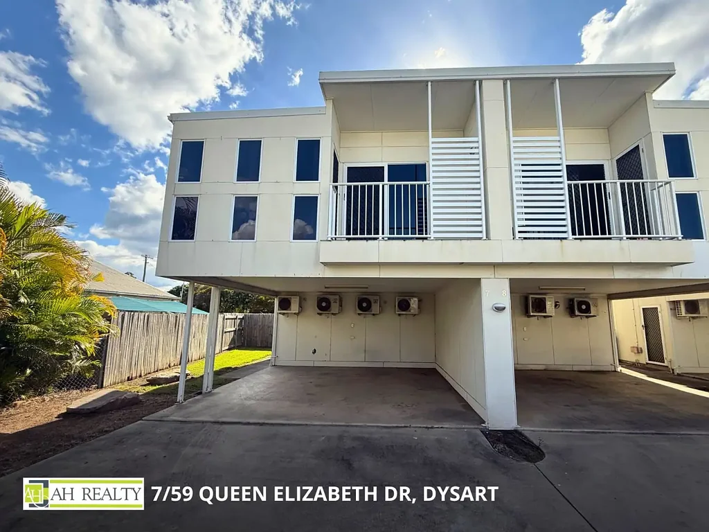 Dysart 3房  RENOVATOR, MODERN DUAL-LIVING 3-BEDROOM TOWNHOUSE - GREAT INVESTMENT!
