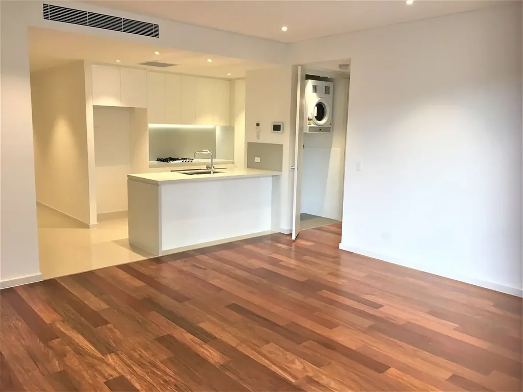Wooo.!! 2 Beds 2 Bath As New Apartment! Facing Beautiful Garden, Quite Location, Heart of Burwood! Walk mins to Shopping centre, Burwood train station