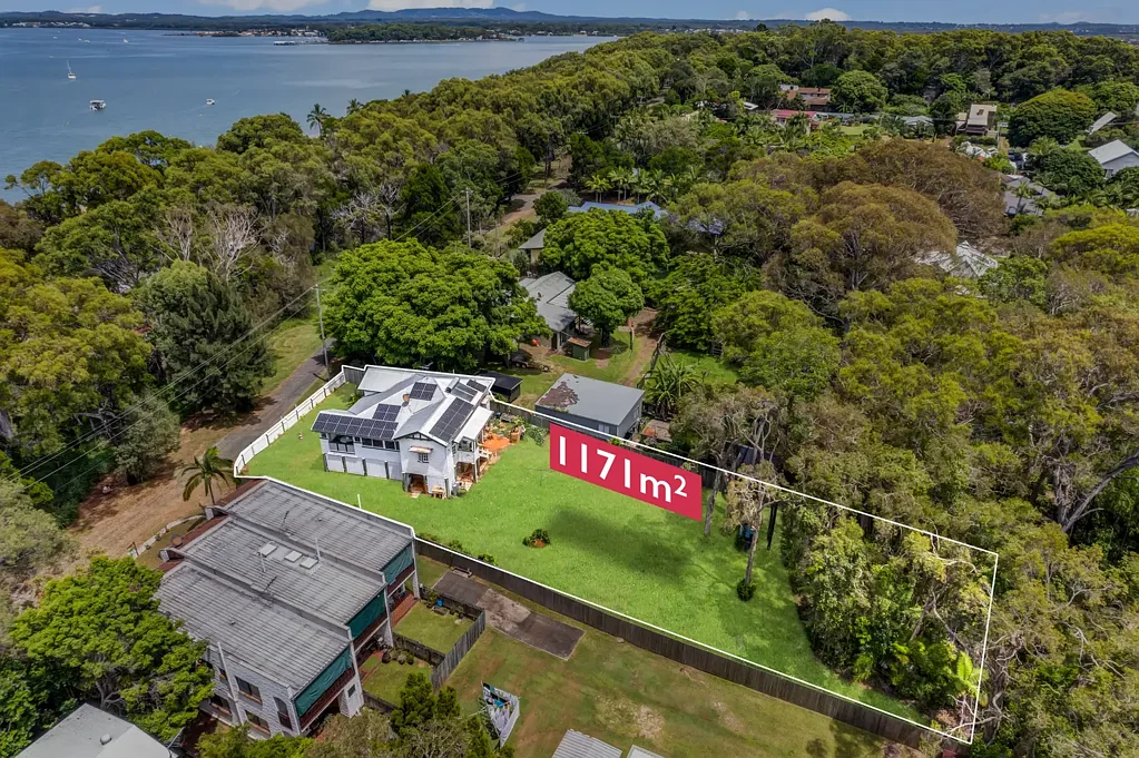 10 Victoria Parade South, Coochiemudlo Island, QLD 4184