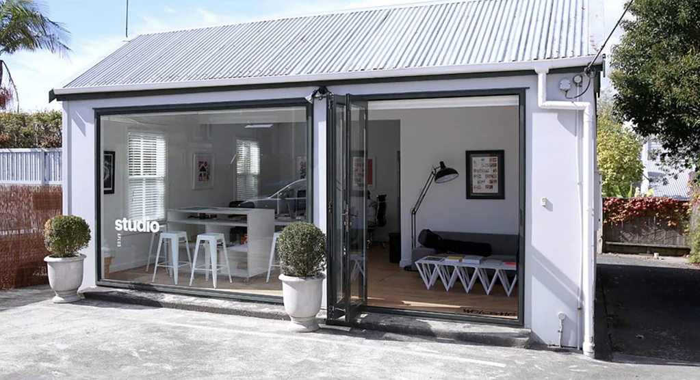 Ponsonby SMALL PONSONBY OFFICE WITH FOUR CAR PARKS