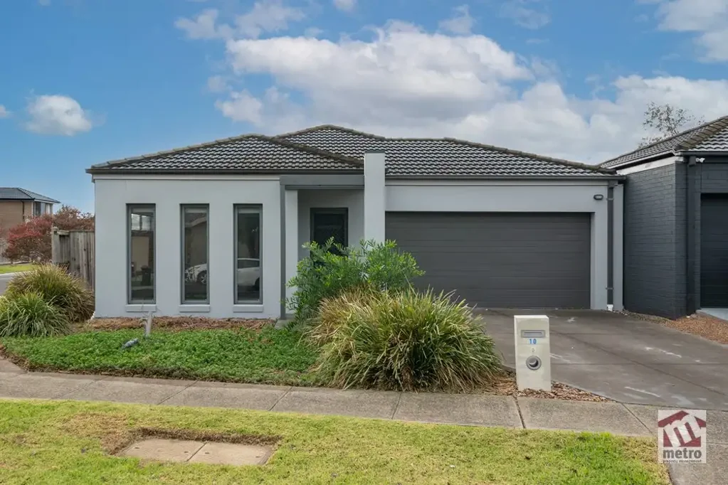 SPACIOUS, MODERN LIVING!