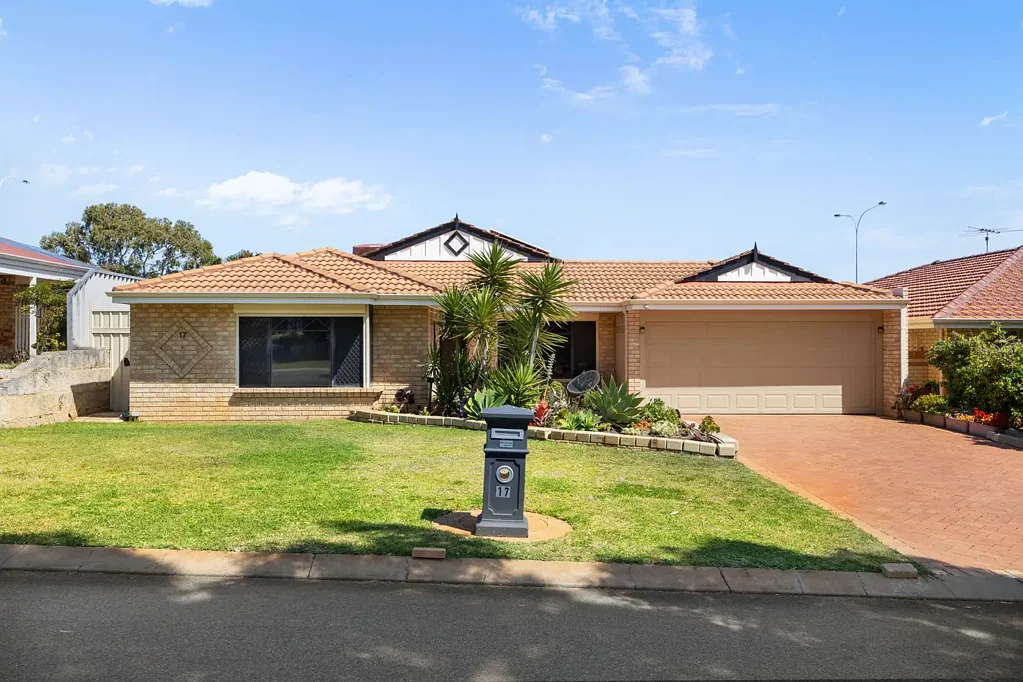 SPACIOUS FAMILY LIVING IN A PRIME CURRAMBINE LOCATION