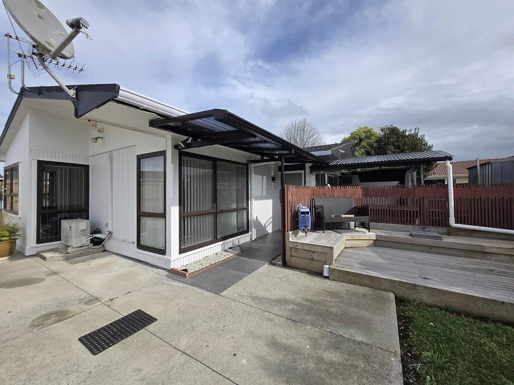 Beautiful Modern Living: 2-Bedroom + Study Hom...
