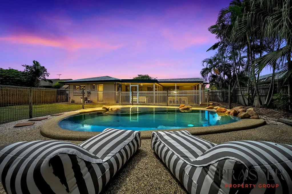 Beautiful Home in Kirwan with a Pool!