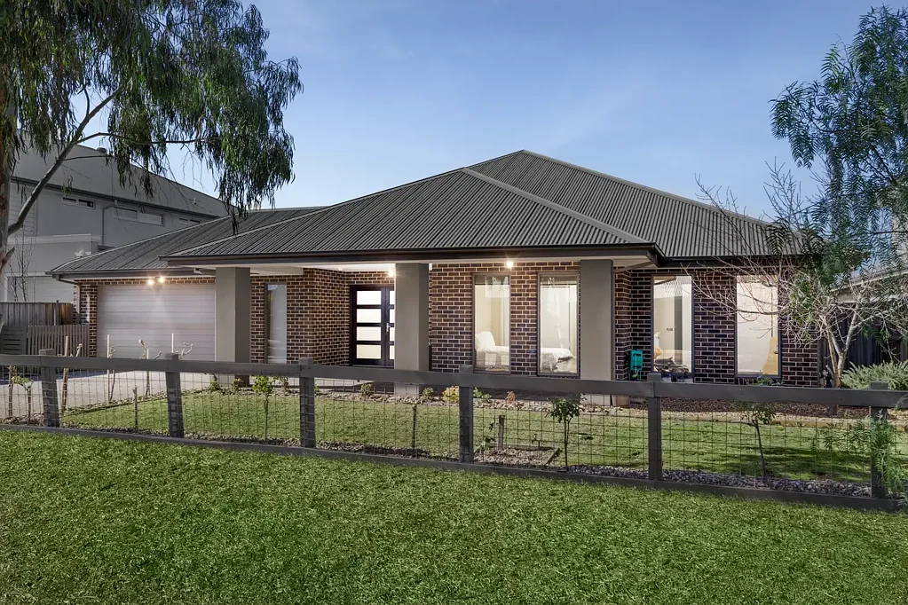 Eynesbury 4ਬੈੱਡਰੂਮ A Rare Opportunity with Iconic Fairway Views