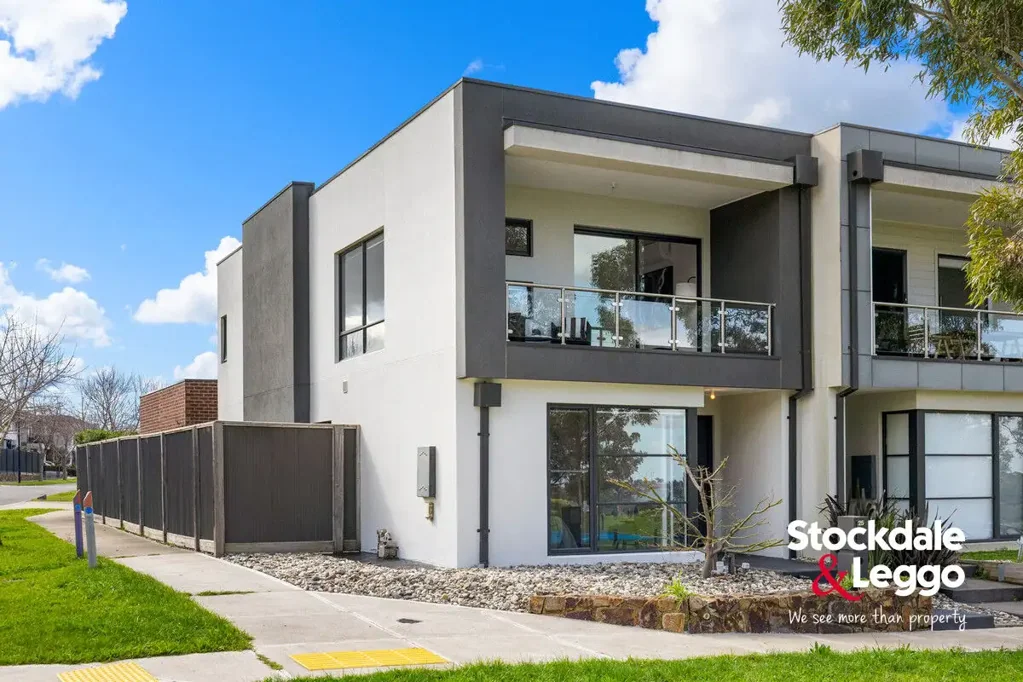 Greenvale 3 Slaapkamer Family Living with Greenvale Reservoir Views in Aspect Estate