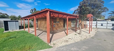 Labas ng Bahay - 4 Ashton Pl, Pakenham, VIC 3810